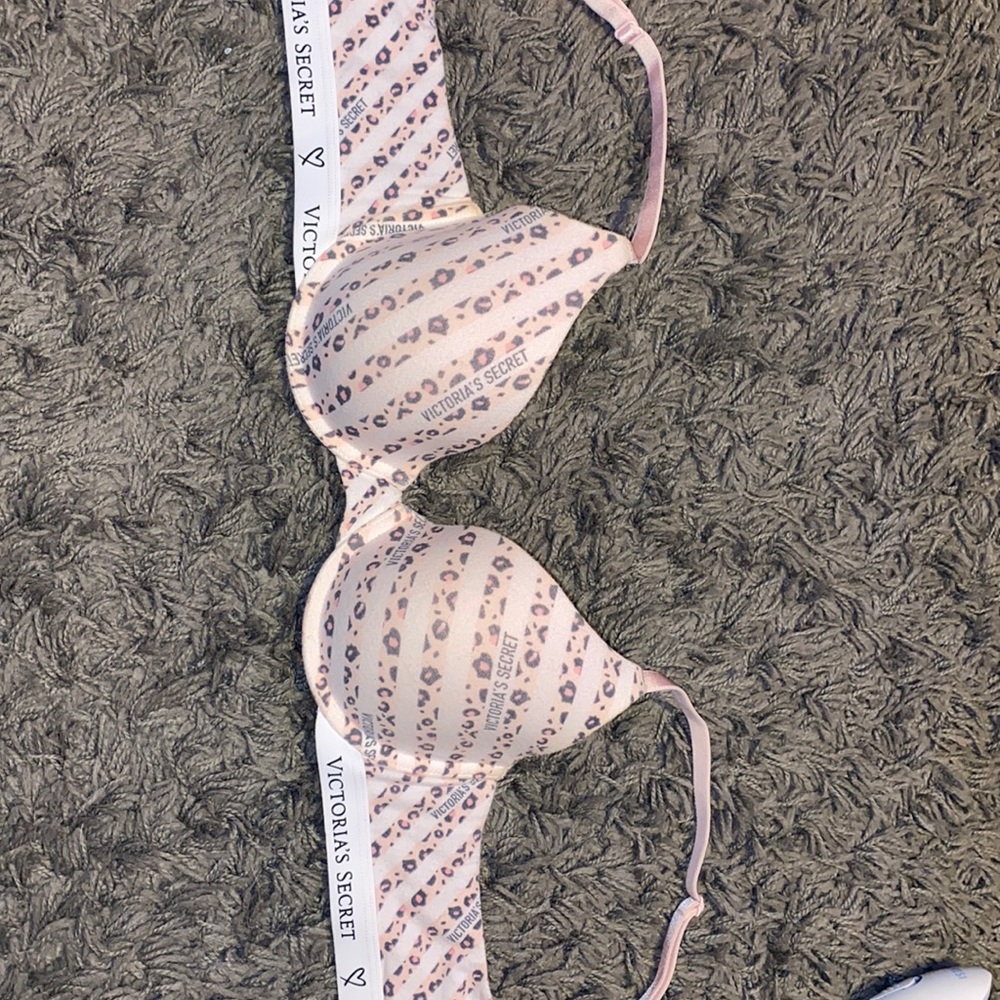 Victoria Secret Lightly Lined T-Shirt Demi Bra